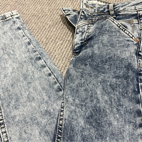 Free People We the Free Riley Seamed Skinny Jeans in Acid Wash Indigo (24) - Picture 11 of 12